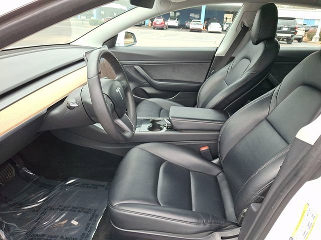 Used 2020 Tesla Model 3 Standard Range Plus image 16