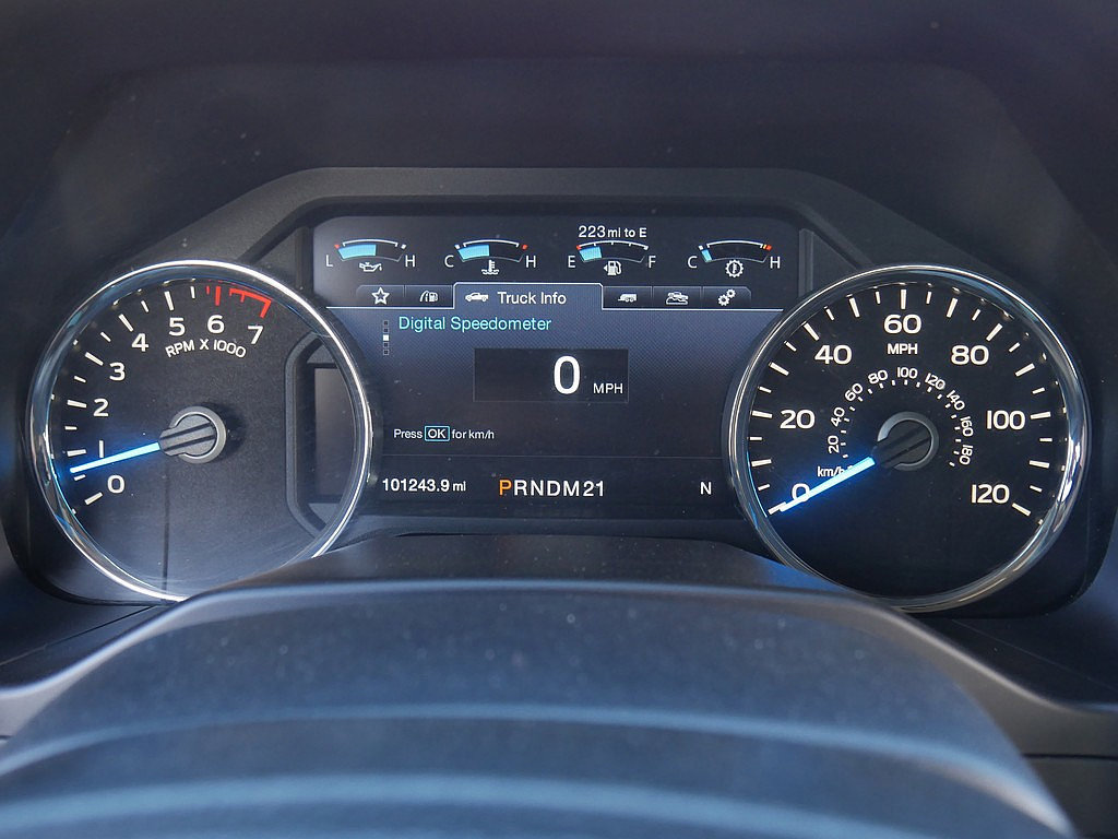 Used 2016 Ford F150 Lariat w/ Equipment Group 502A Luxury AWD/4WD image 32