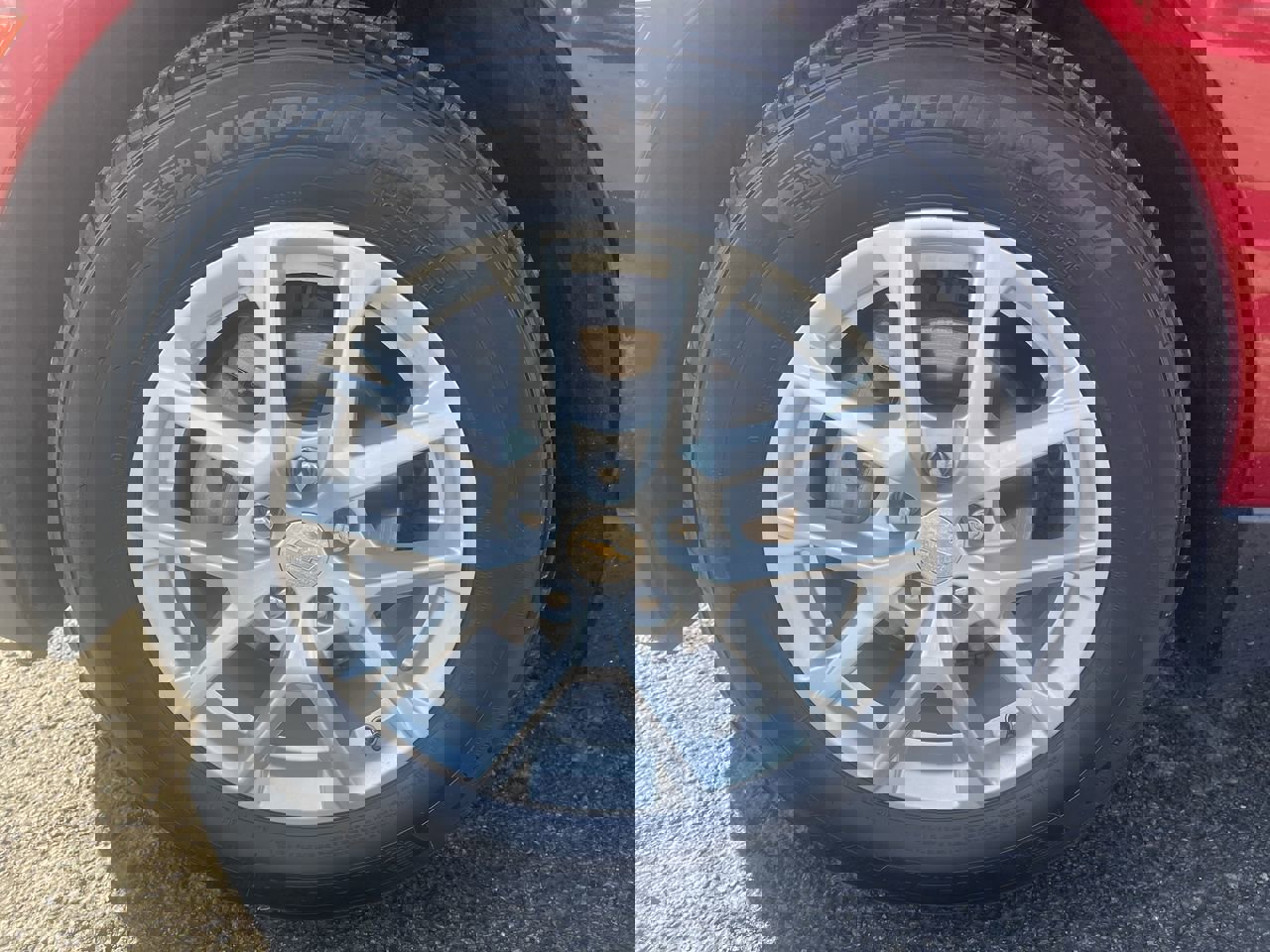 Certified 2024 Chevrolet Equinox LT w/ LPO, Floor Liner Package image 31