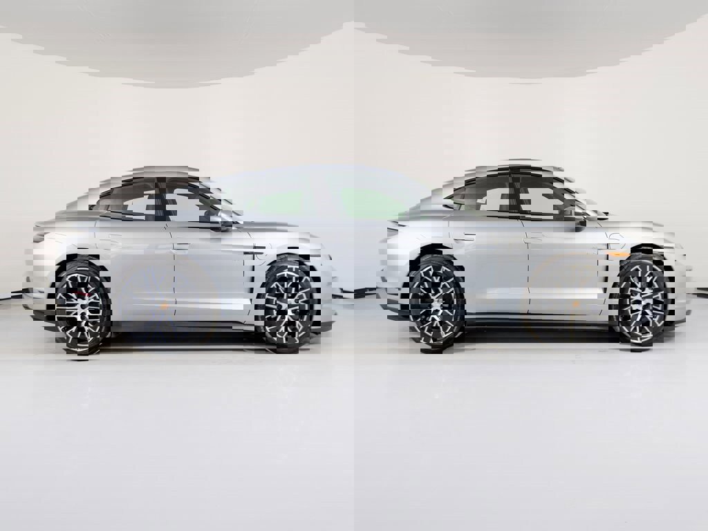 New 2026 Porsche Taycan image 9