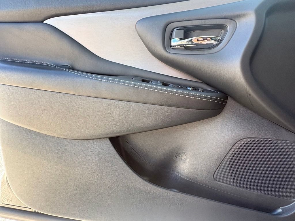 Used 2023 Nissan Murano SV AWD/4WD image 21