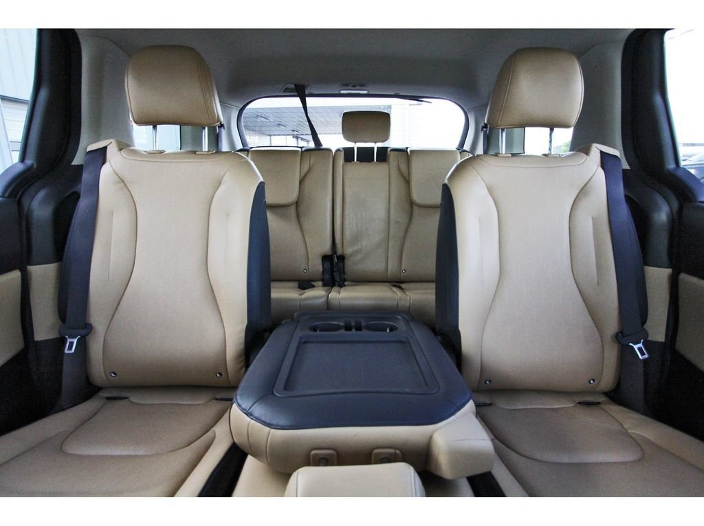 Used 2023 Kia Carnival EX FWD image 15