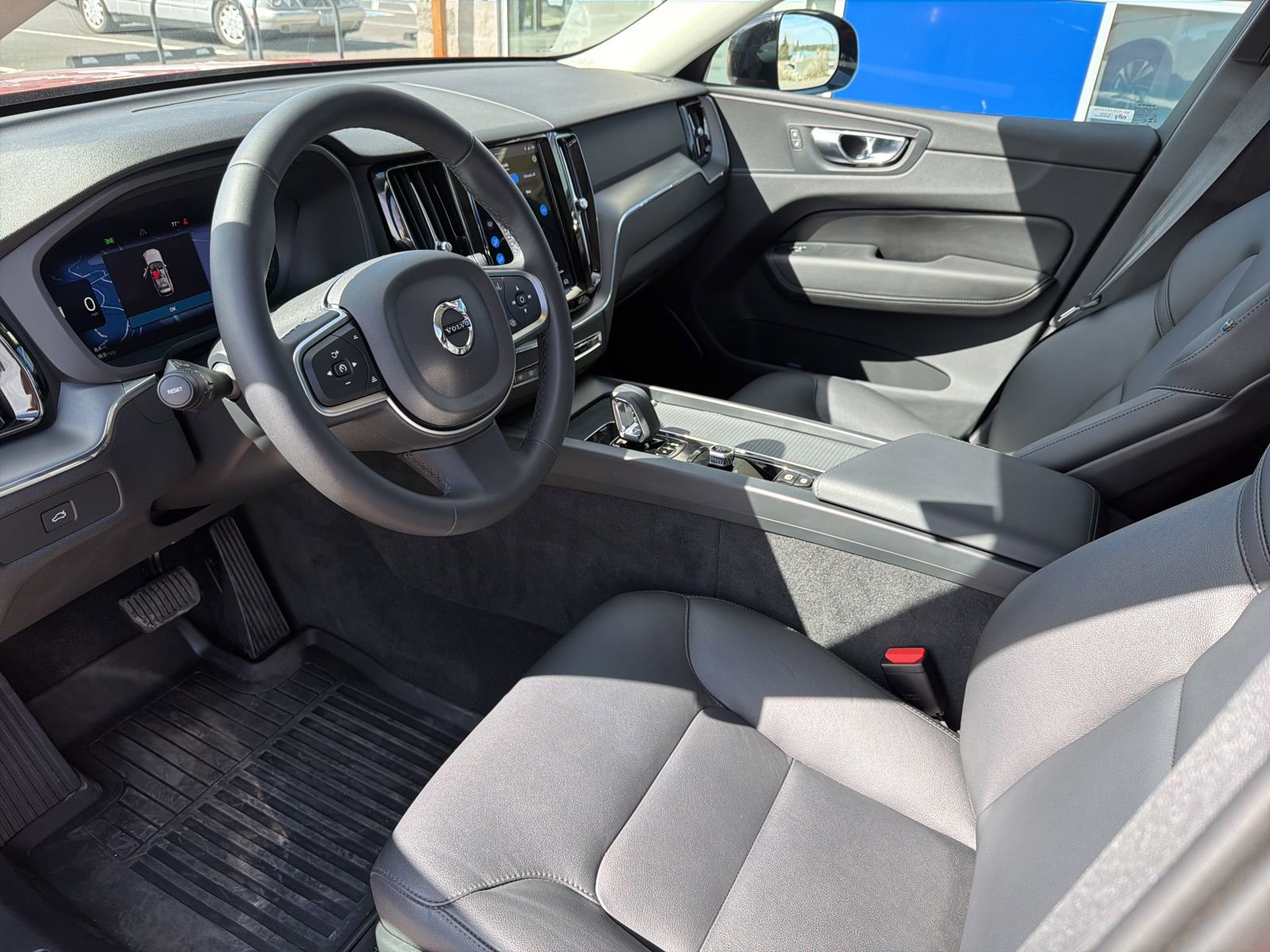 Certified 2025 Volvo XC60 B5 Core w/ Protection Package Premier image 19