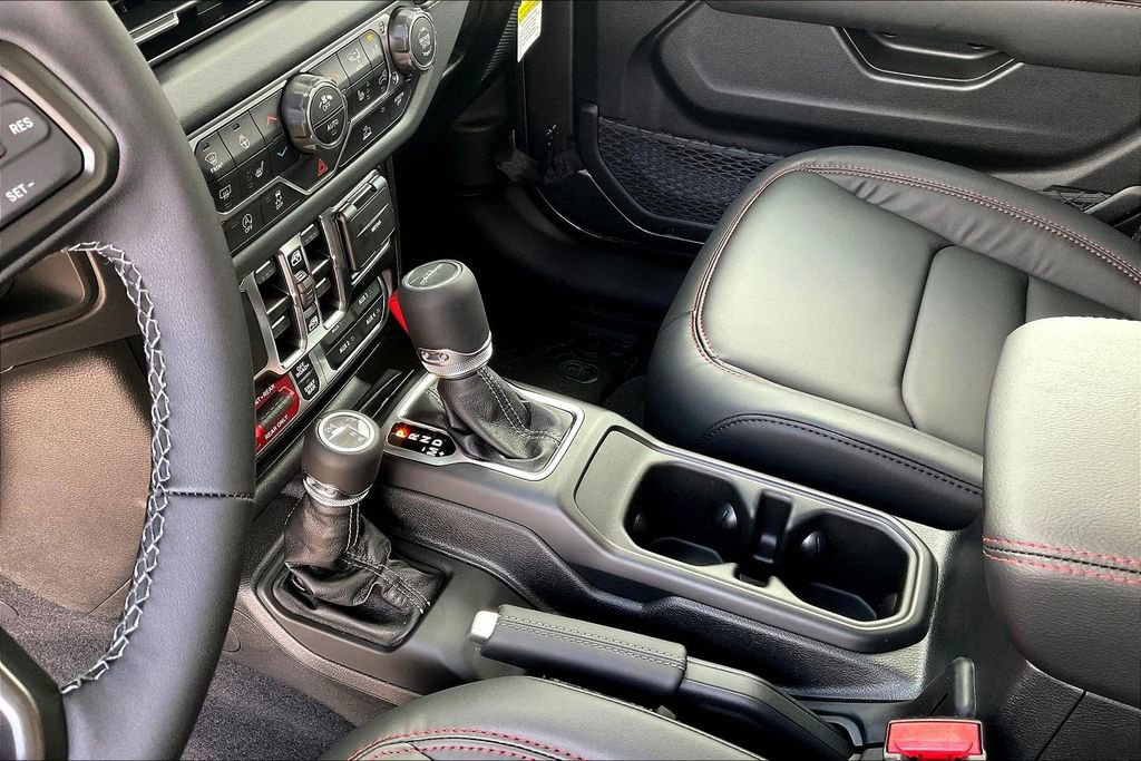 New 2025 Jeep Gladiator Rubicon w/ Convenience Group AWD/4WD image 21