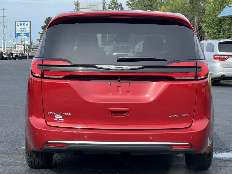 Used 2026 Chrysler Pacifica Limited FWD image 10