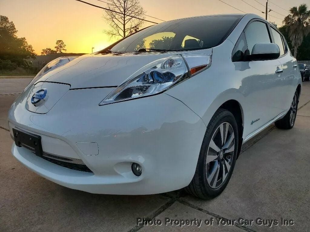 Used 2015 Nissan Leaf SL w/ Premium Package FWD image 1