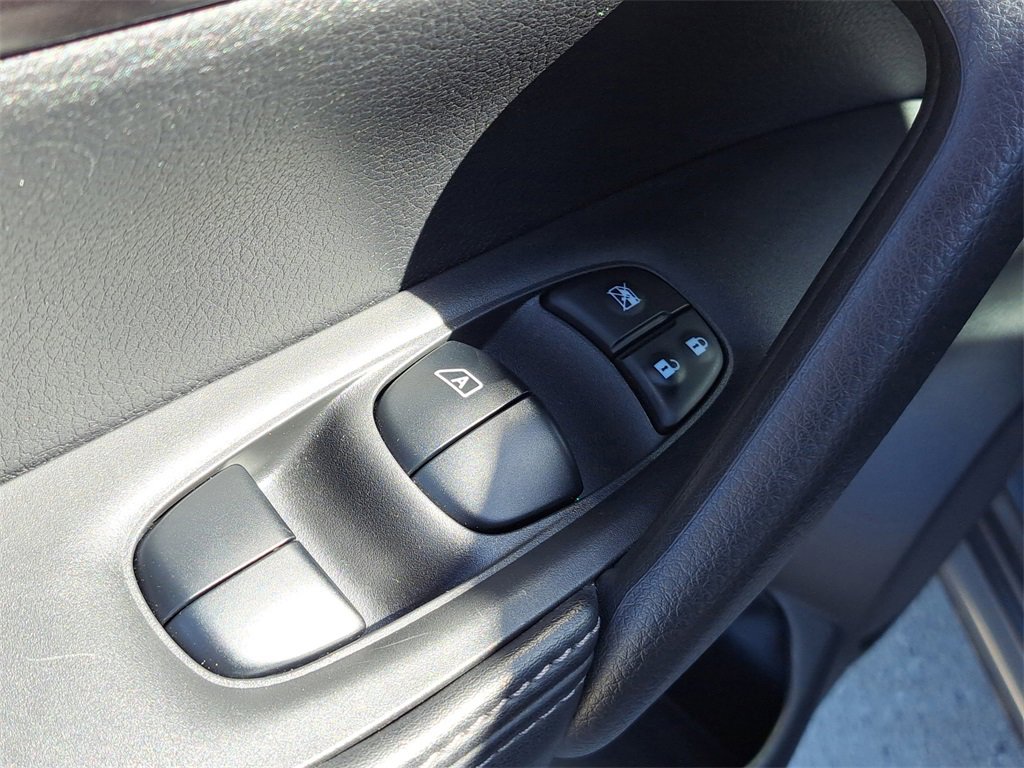 Certified 2021 Nissan Rogue Sport S image 27