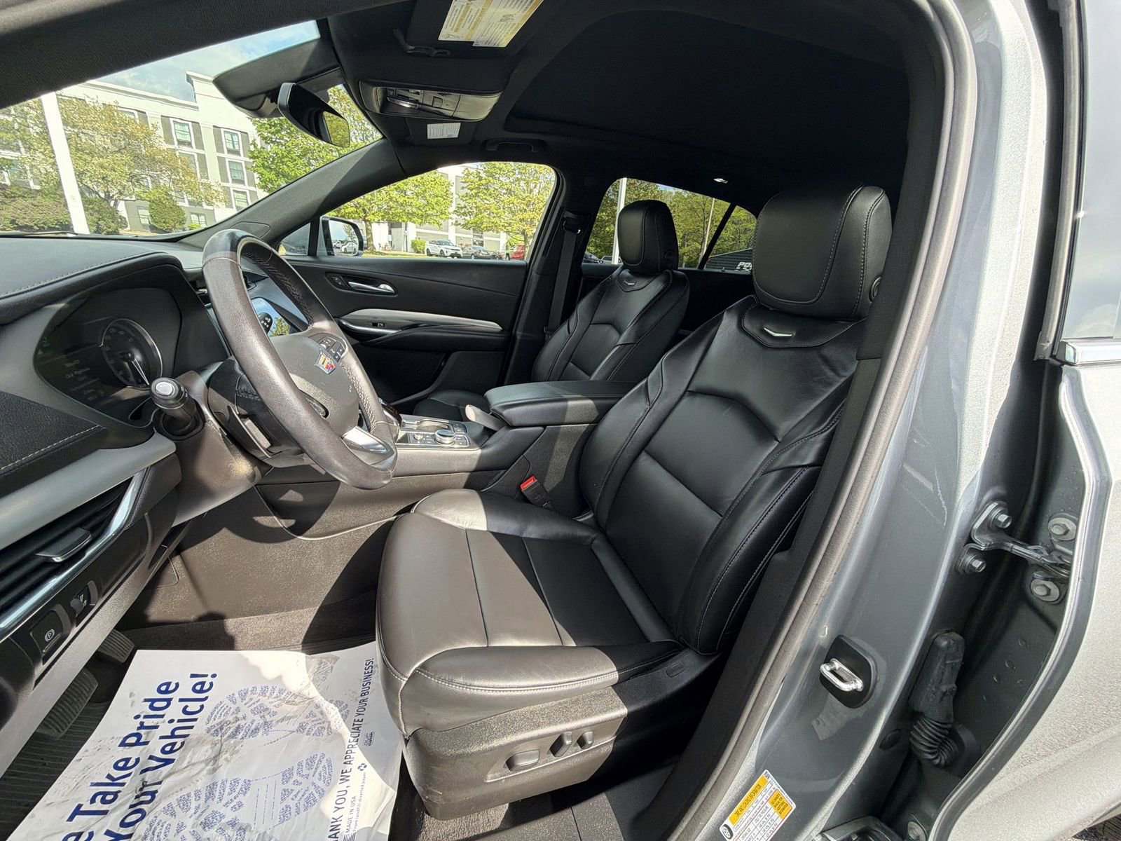 Used 2023 Cadillac XT4 Premium Luxury w/ Cold Weather Package AWD/4WD image 13