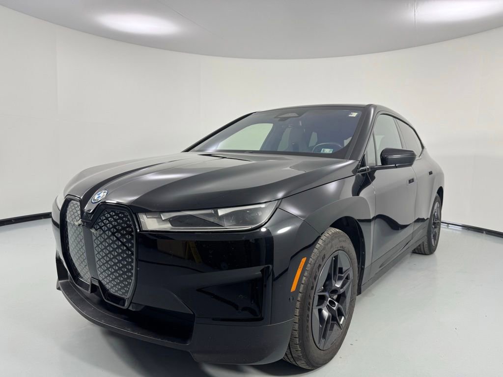 Used 2024 BMW iX xDrive50 w/ Convenience Package AWD/4WD image 3