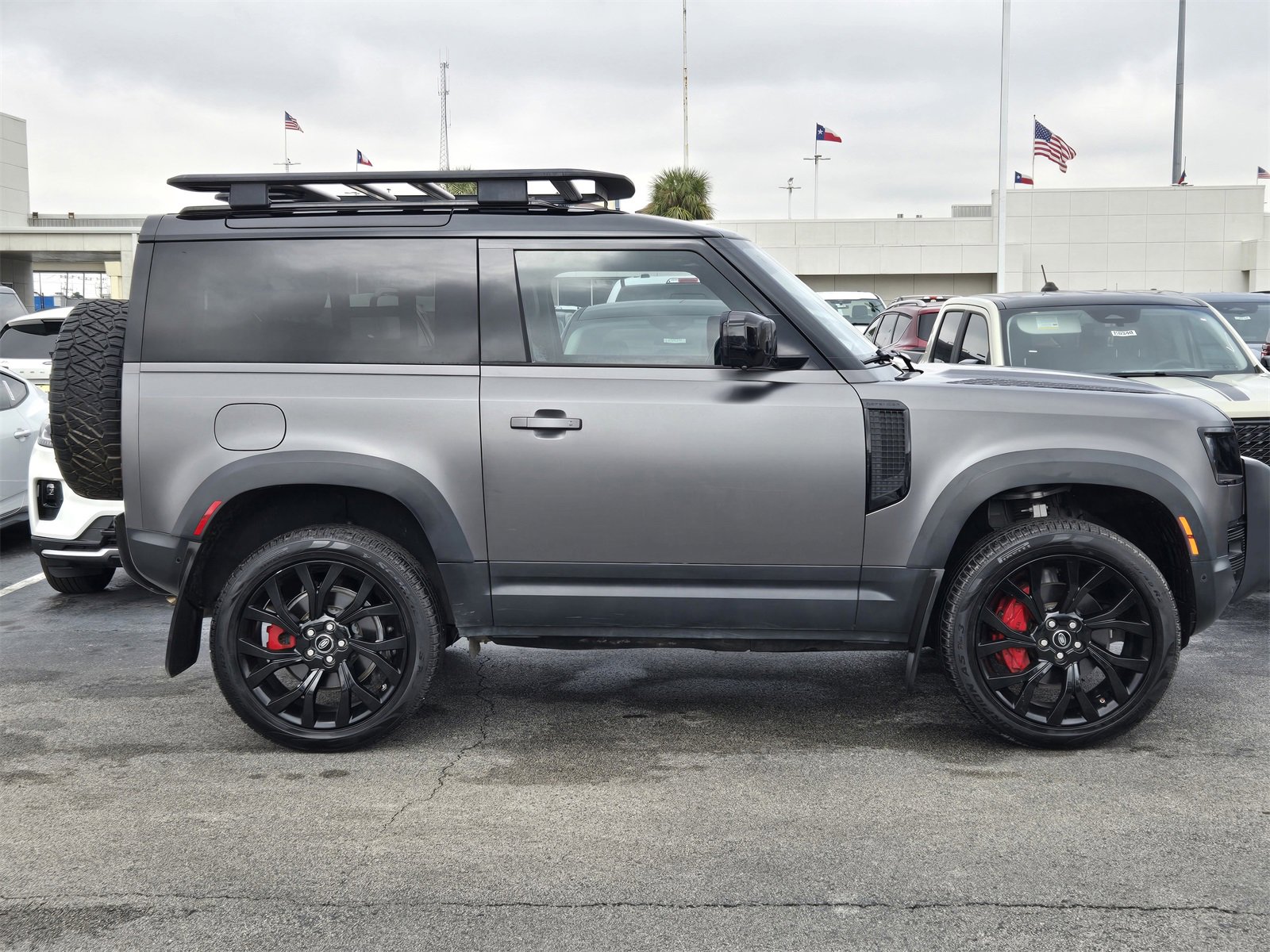 Used 2021 Land Rover Defender 90 First Edition image 4