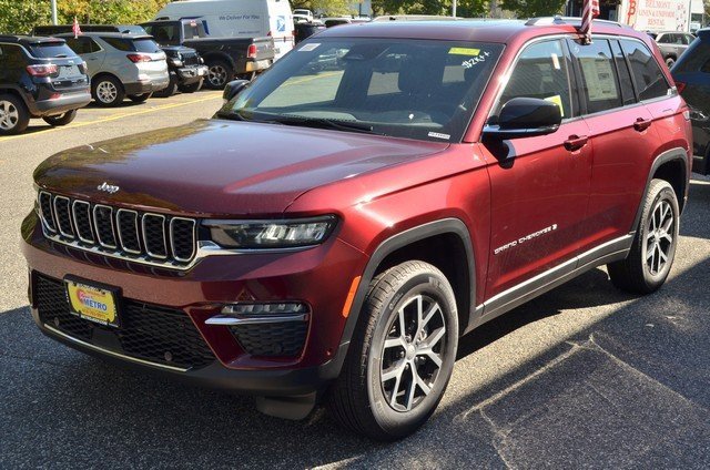 New 2025 Jeep Grand Cherokee Limited w/ Luxury Tech Group II image 4