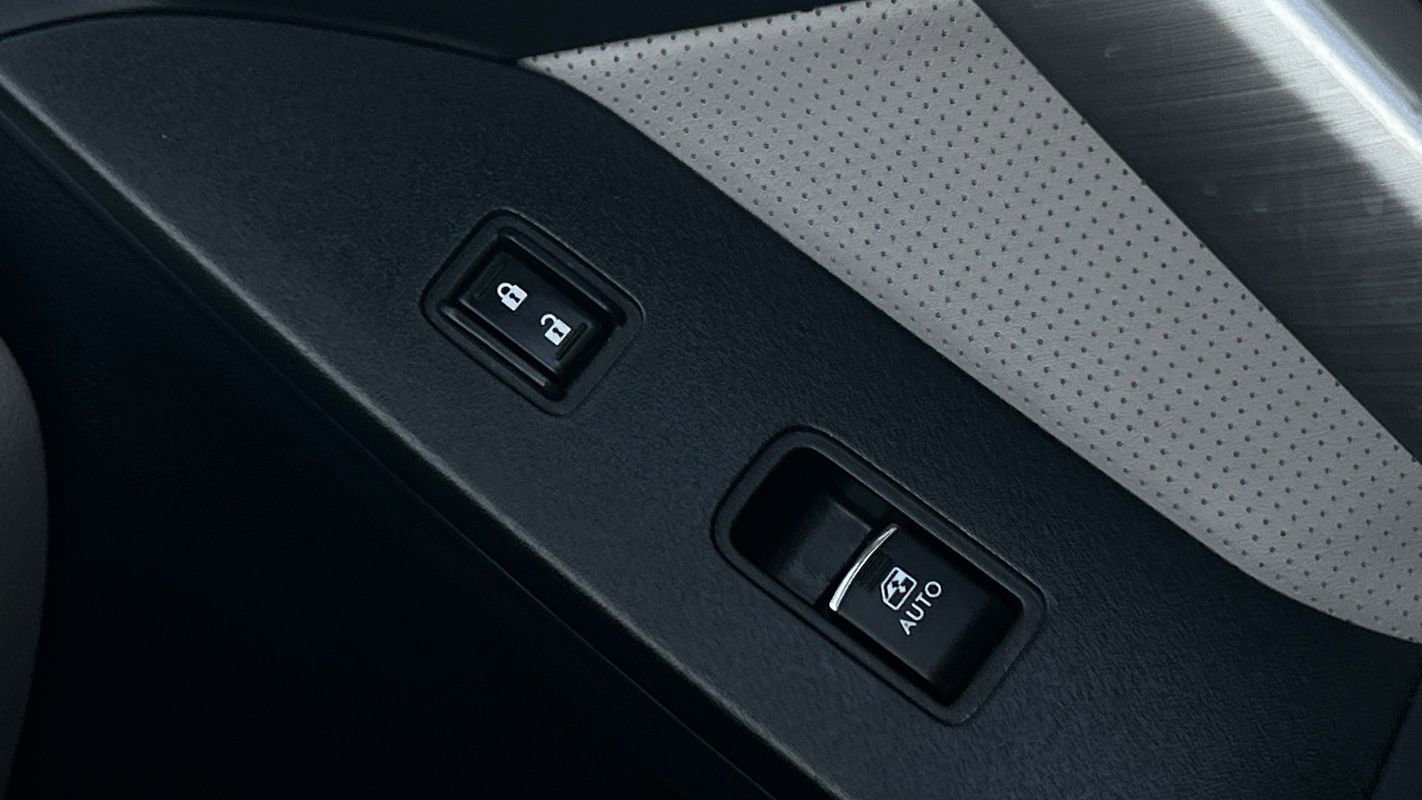 Used 2017 Subaru Forester 2.5i Limited w/ Popular Package #2 image 34