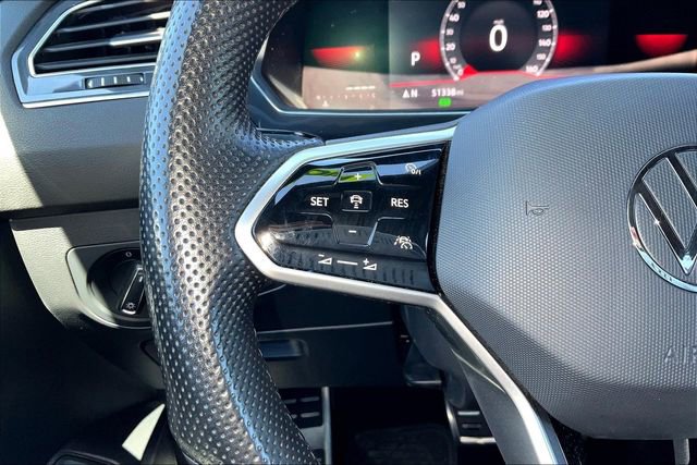 Used 2022 Volkswagen Tiguan SE R-Line image 20