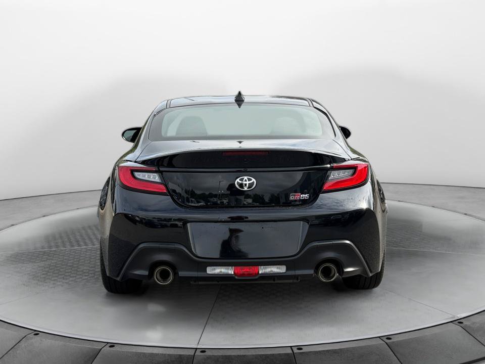 Used 2024 Toyota GR86 RWD image 6