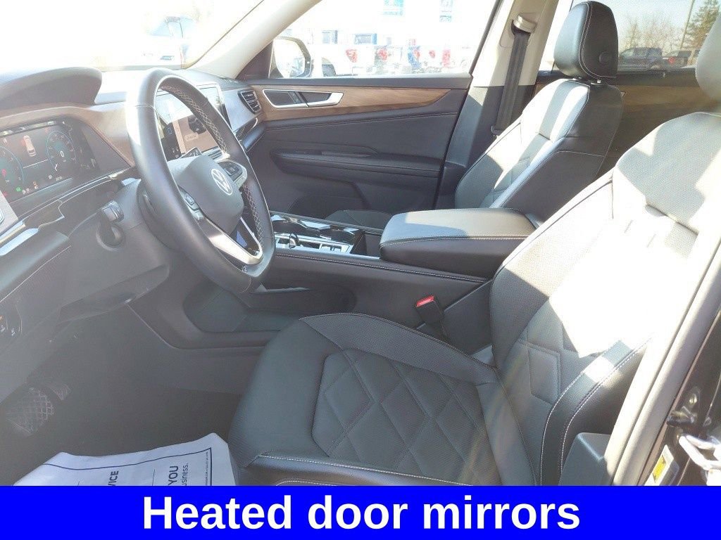 Used 2025 Volkswagen Atlas SE image 31