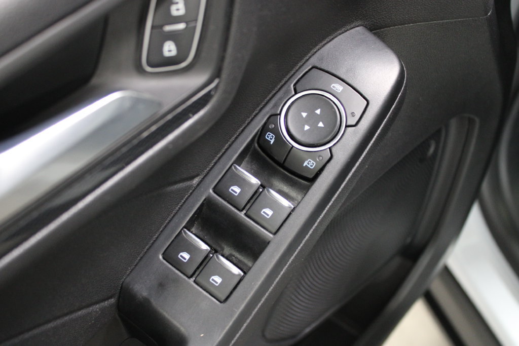 Used 2025 Ford Escape ST-Line FWD image 18