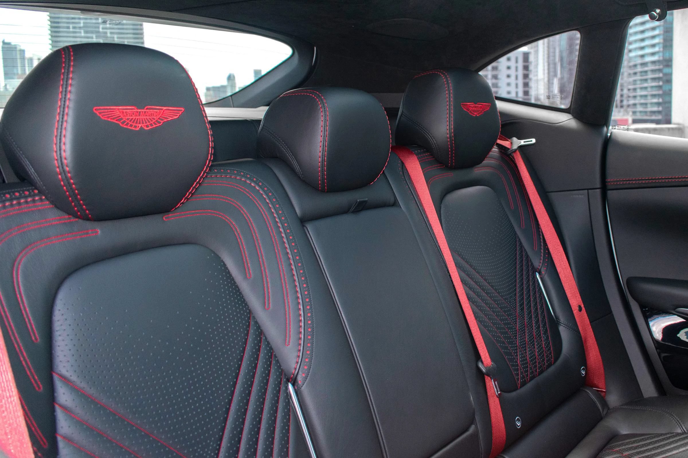 Used 2021 Aston Martin DBX AWD/4WD image 17