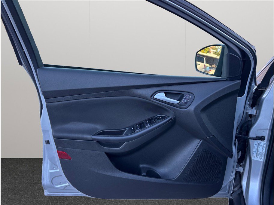 Used 2015 Ford Focus SE image 15