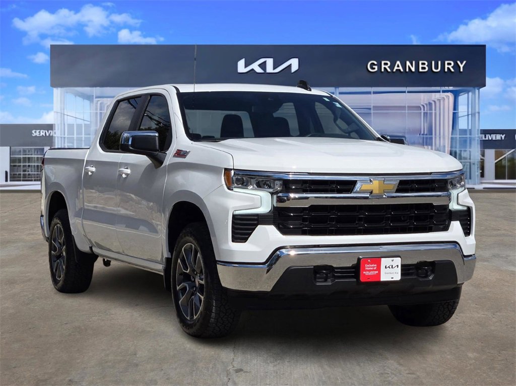 Used 2025 Chevrolet Silverado 1500 LT image 3