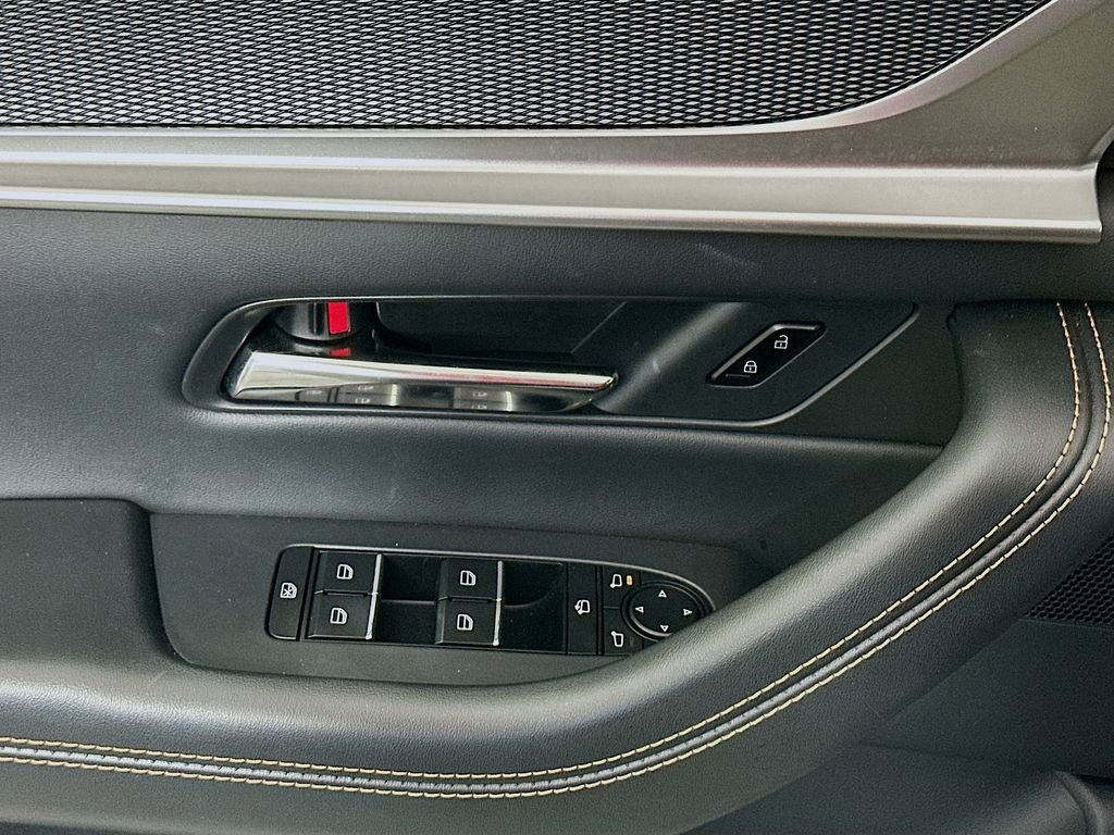 Certified 2025 MAZDA CX-70 3.3 Turbo w/ Premium Plus Pkg image 18