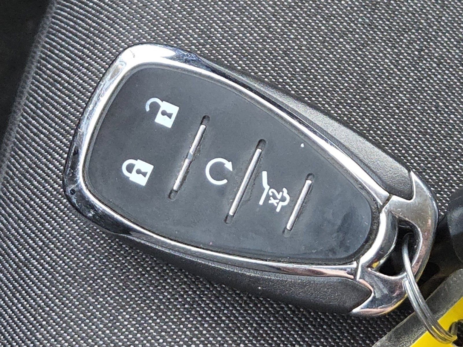 Used 2020 Chevrolet Equinox LT w/ Driver Convenience Package image 33