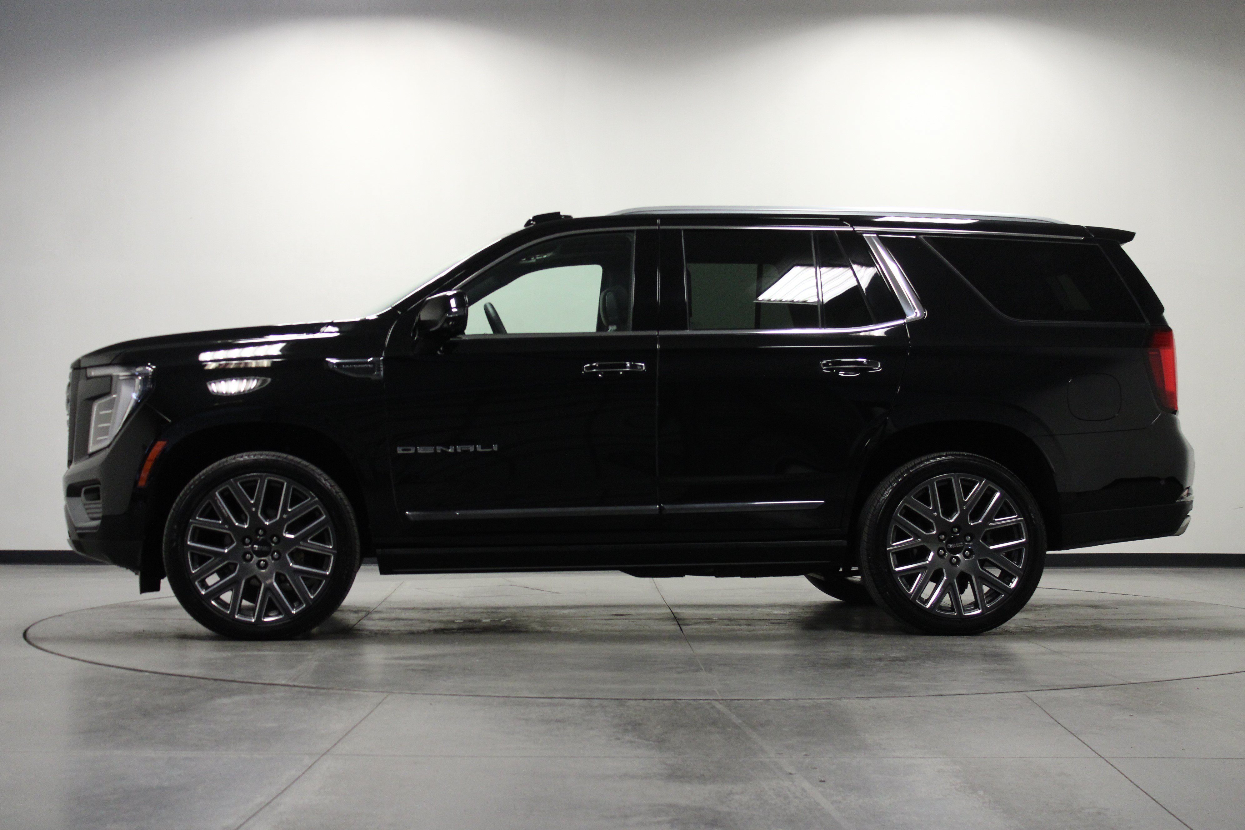 Used 2026 GMC Yukon Denali Ultimate AWD/4WD image 7