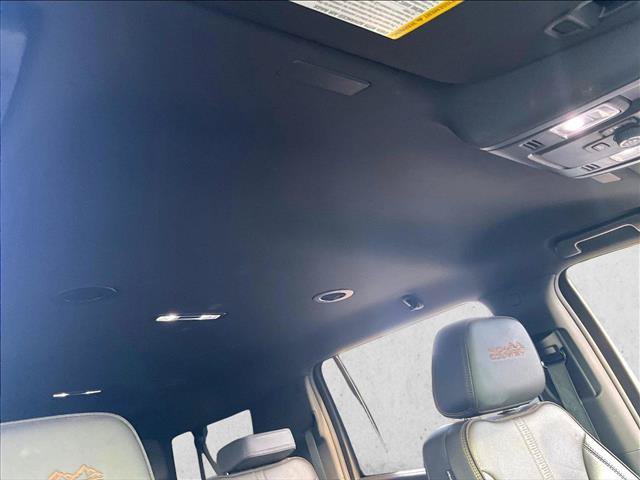 Certified 2025 Chevrolet Suburban High Country RWD image 17
