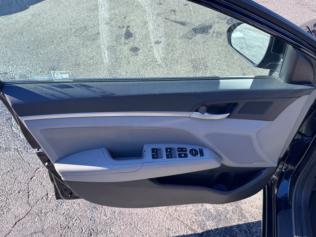 Used 2019 Hyundai Elantra Value Edition FWD image 9