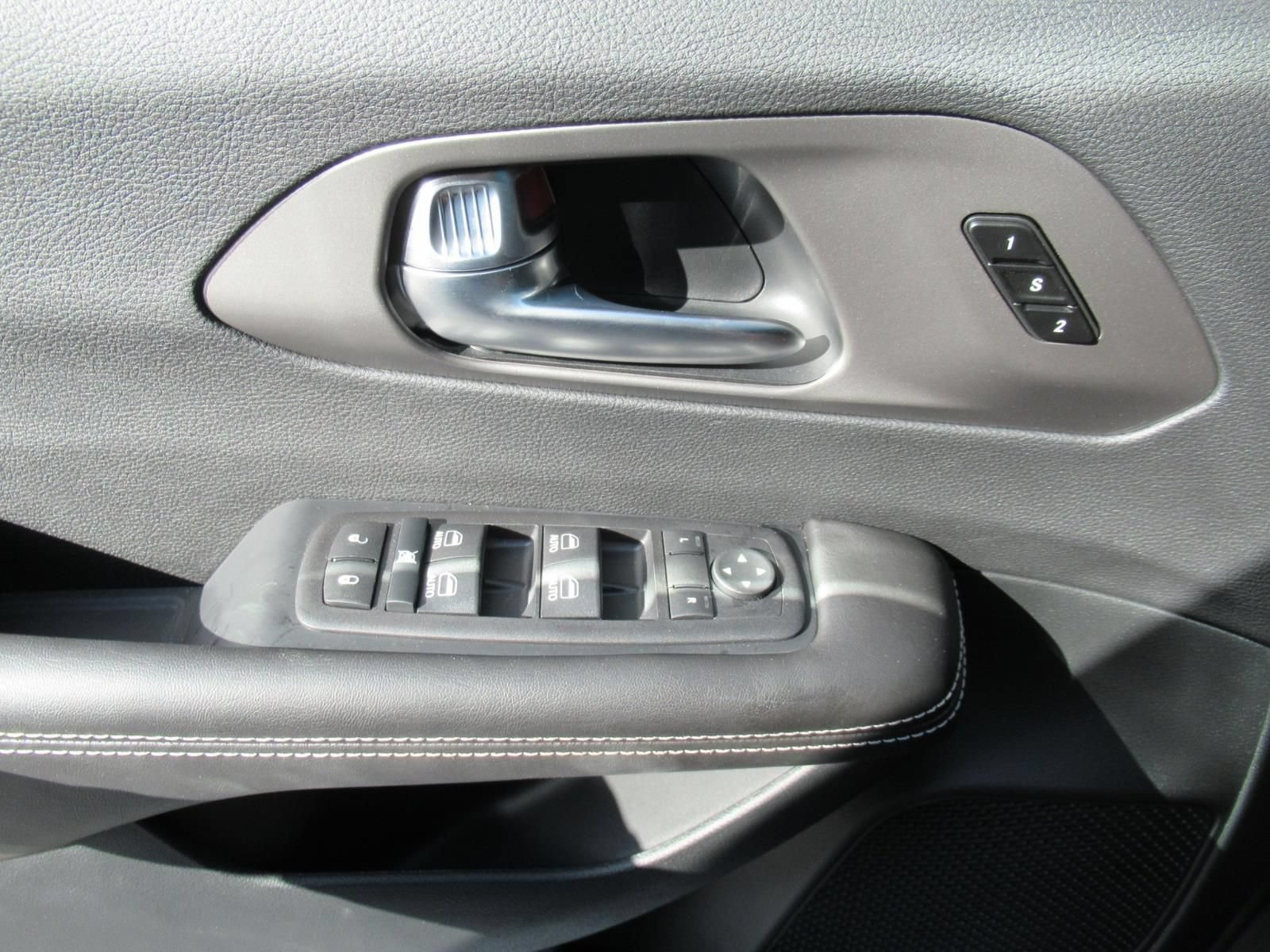 New 2027 Chrysler Pacifica Select FWD image 21