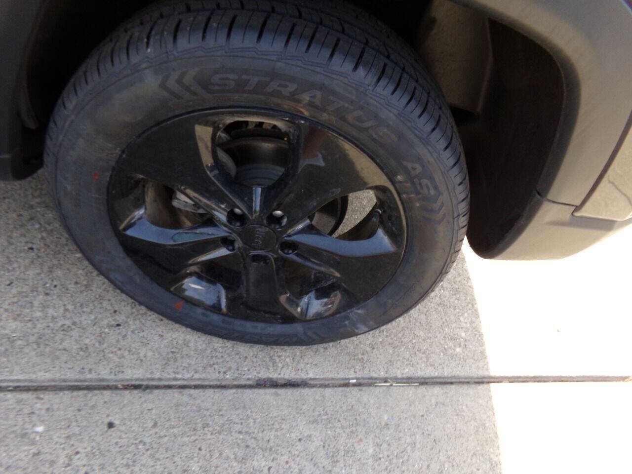 Used 2019 Jeep Compass Latitude AWD/4WD image 19