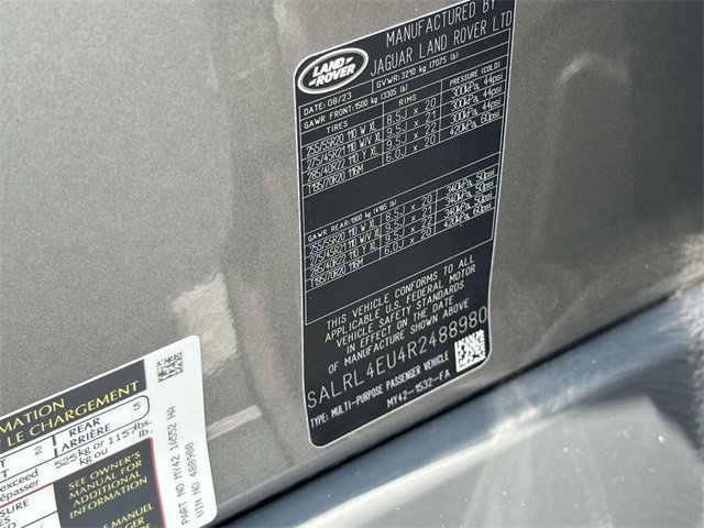 Used 2024 Land Rover Discovery Dynamic SE image 29