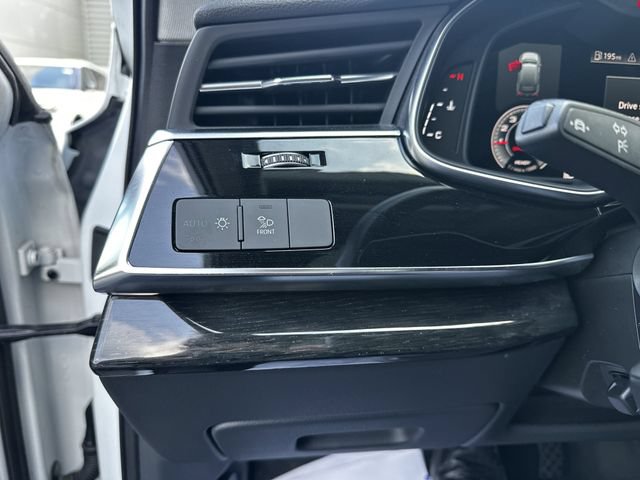 Used 2022 Audi Q7 3.0T Premium Plus w/ Premium Plus Package AWD/4WD image 30