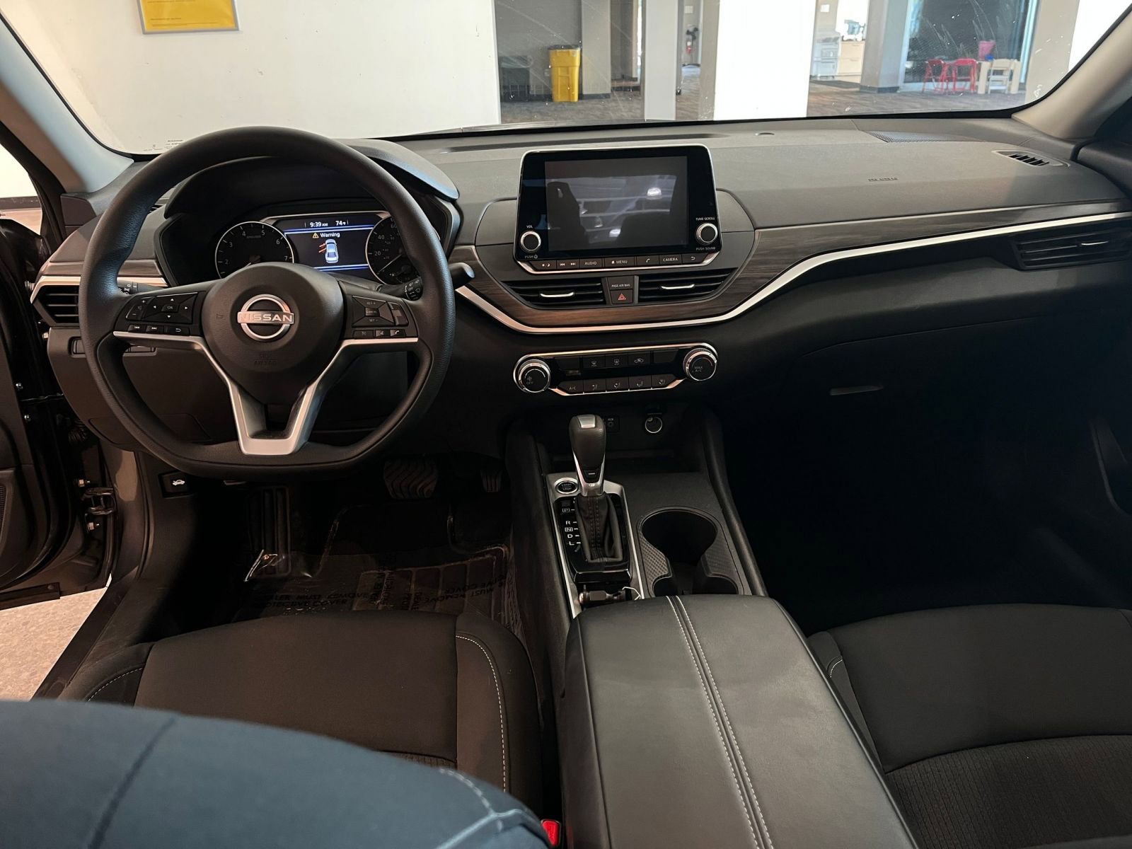 Used 2025 Nissan Altima 2.5 SV image 33