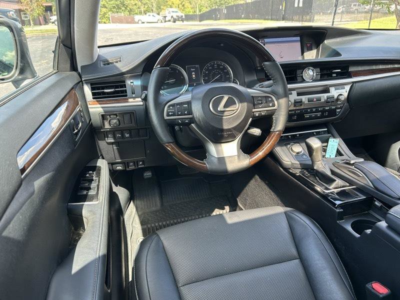 Used 2018 Lexus ES 350 w/ Navigation System Package FWD image 14