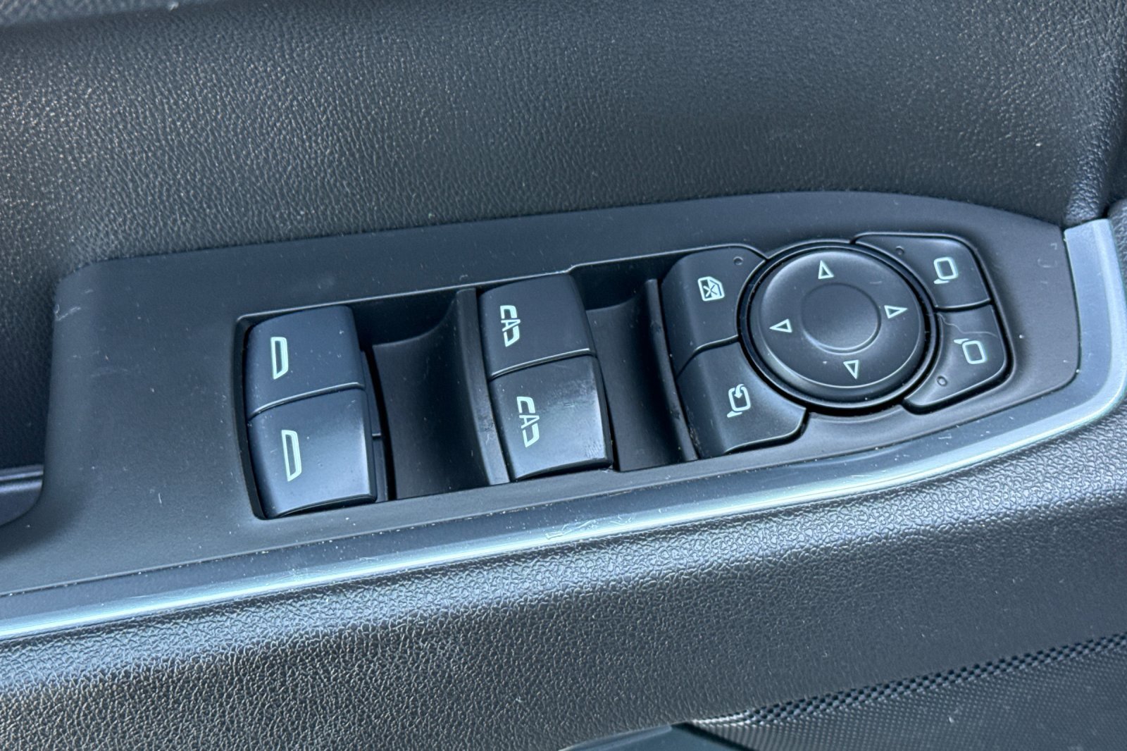 Used 2025 GMC Sierra 1500 SLT image 13