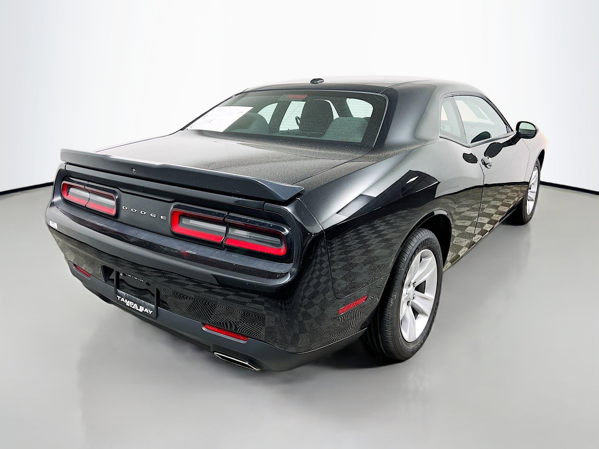 Used 2023 Dodge Challenger SXT image 4