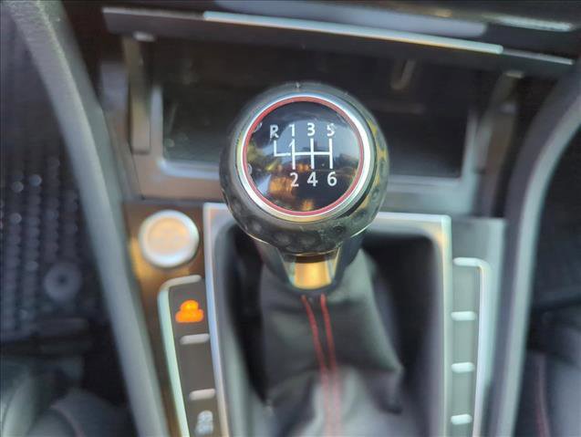 Used 2015 Volkswagen GTI SE image 10