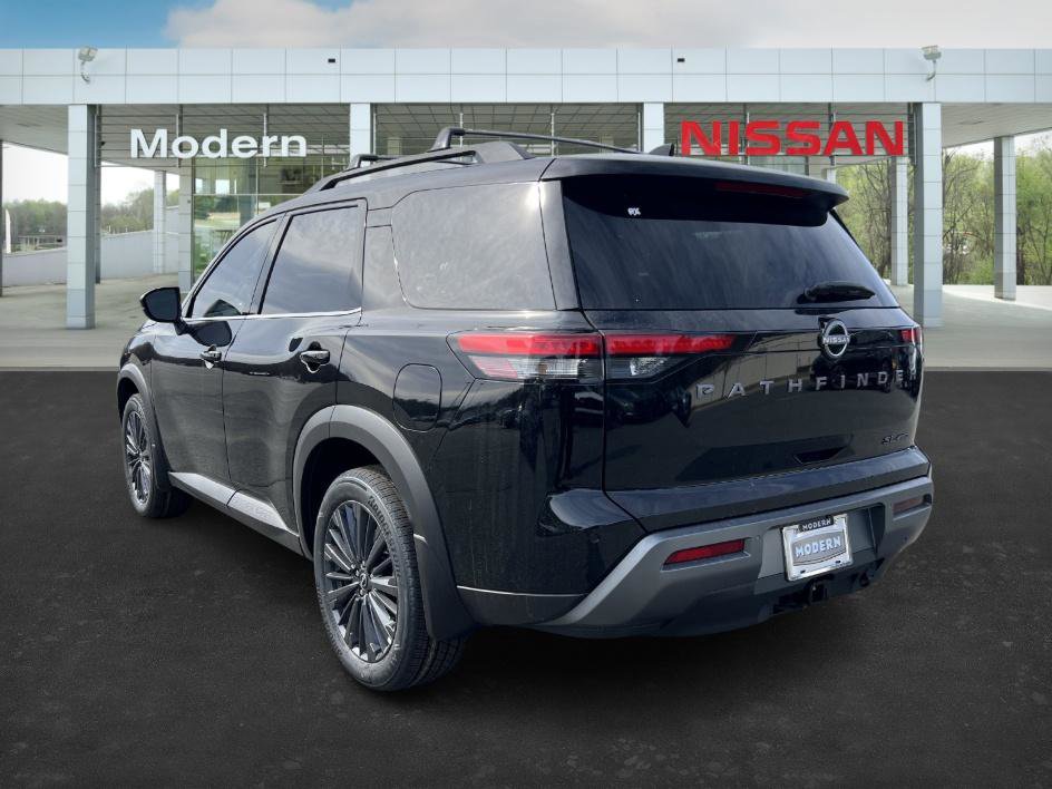 New 2026 Nissan Pathfinder SL image 2