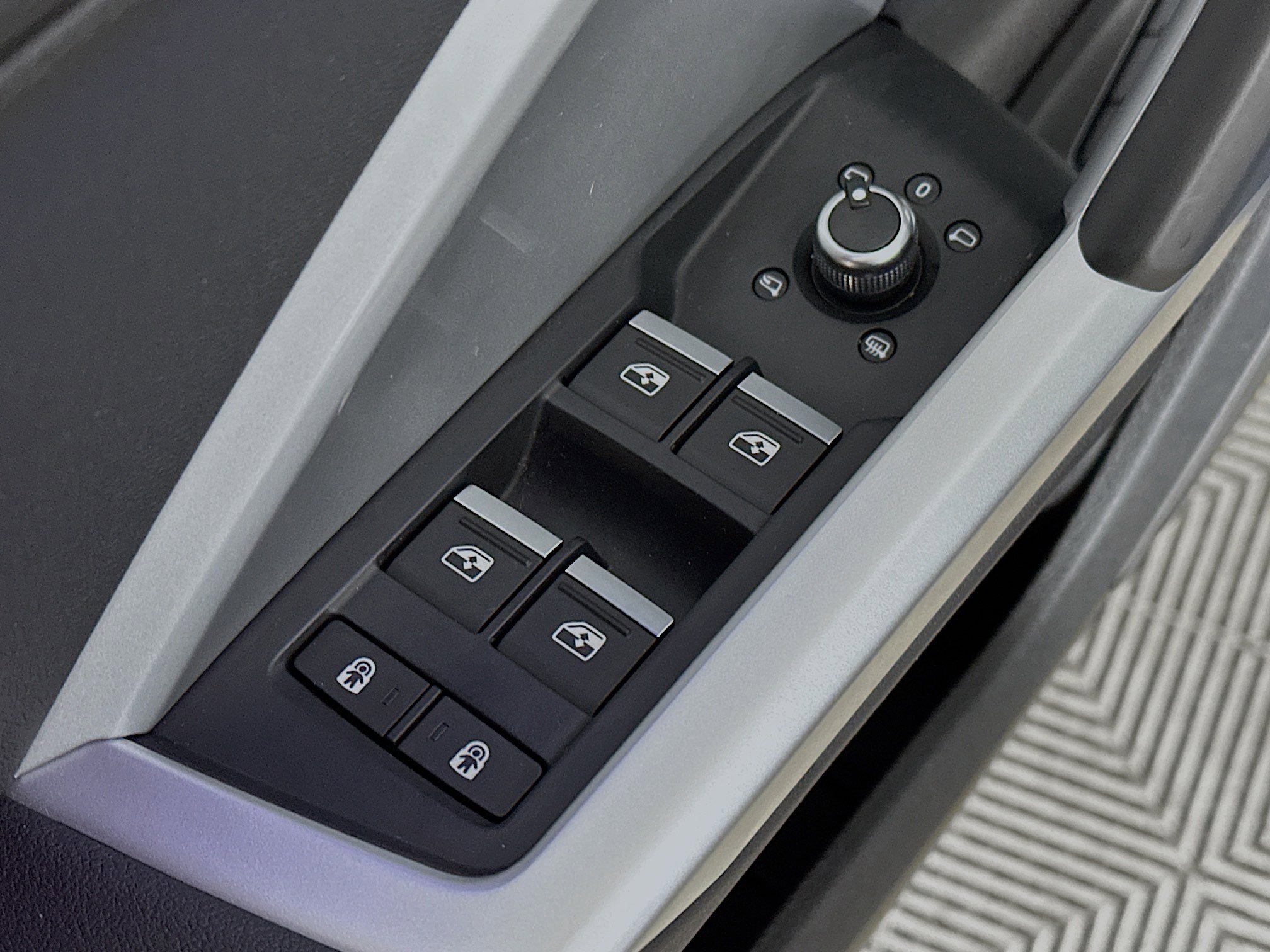 Used 2025 Audi Q3 2.0T Premium Plus w/ Premium Plus Package image 18