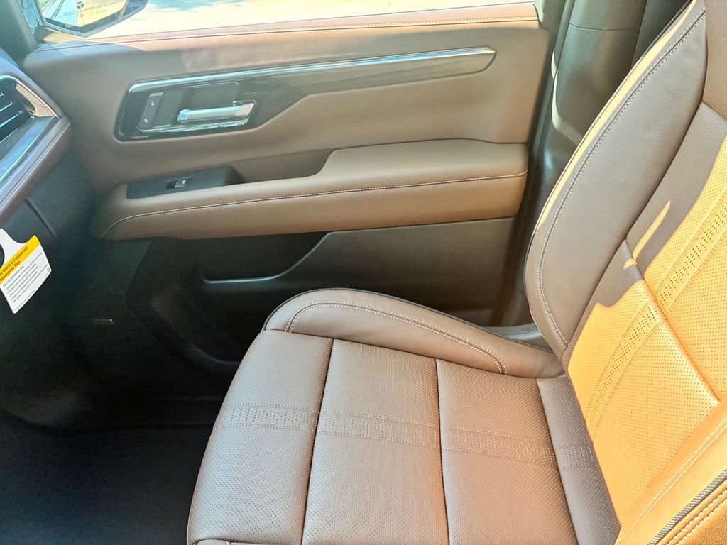 New 2026 Chevrolet Suburban High Country AWD/4WD image 35