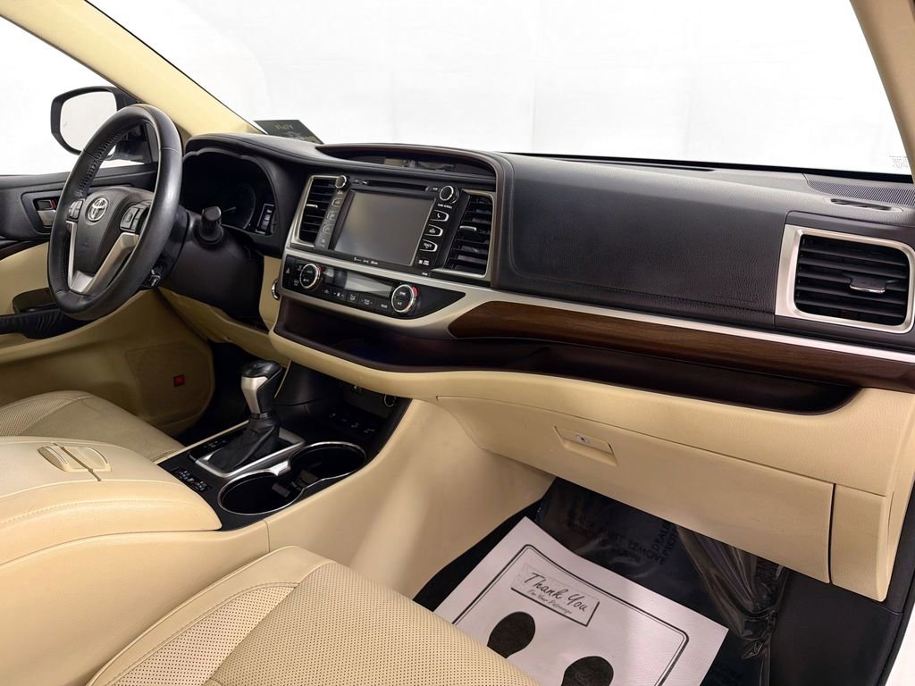 Used 2016 Toyota Highlander Limited image 31