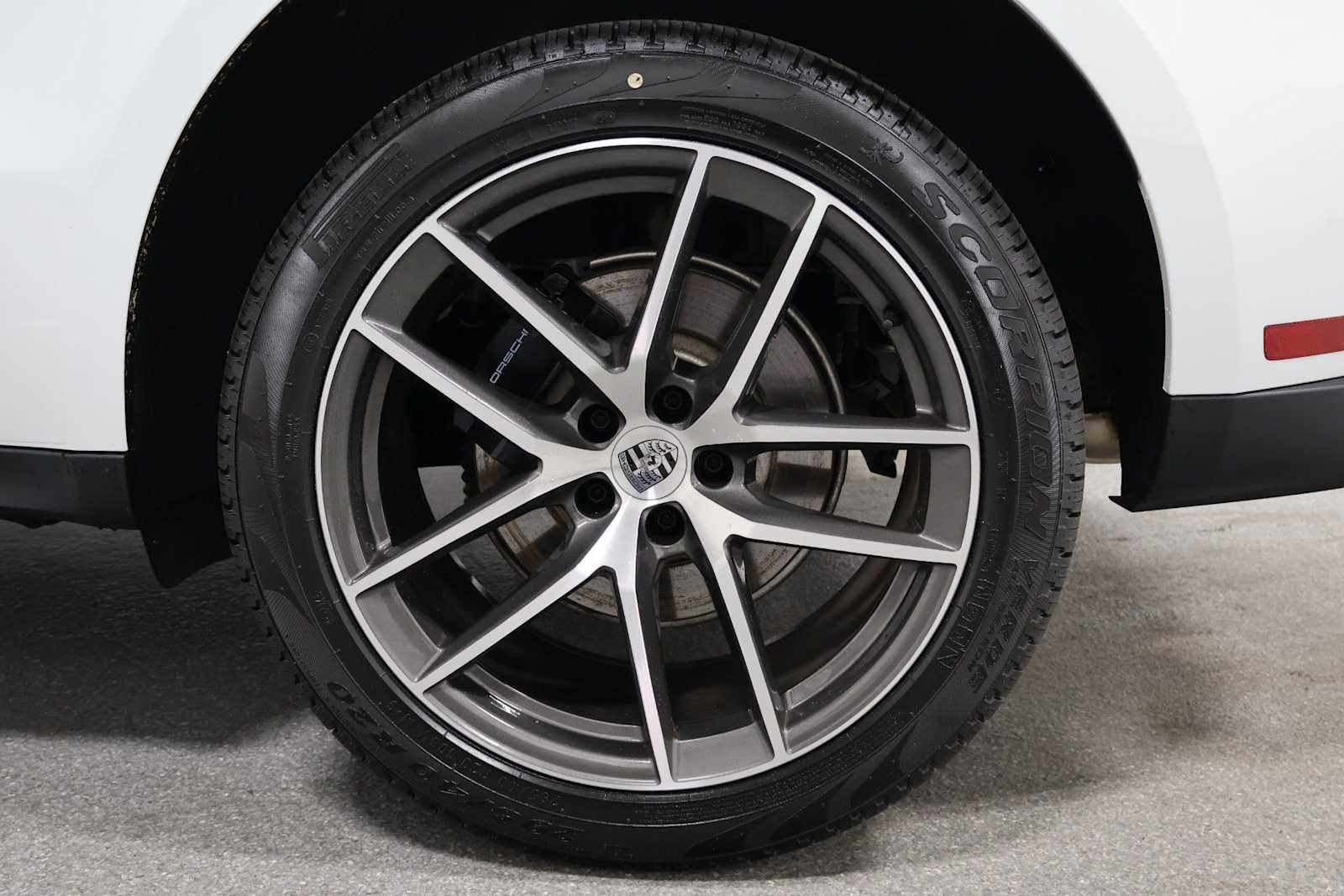 Used 2026 Porsche Macan AWD/4WD image 39