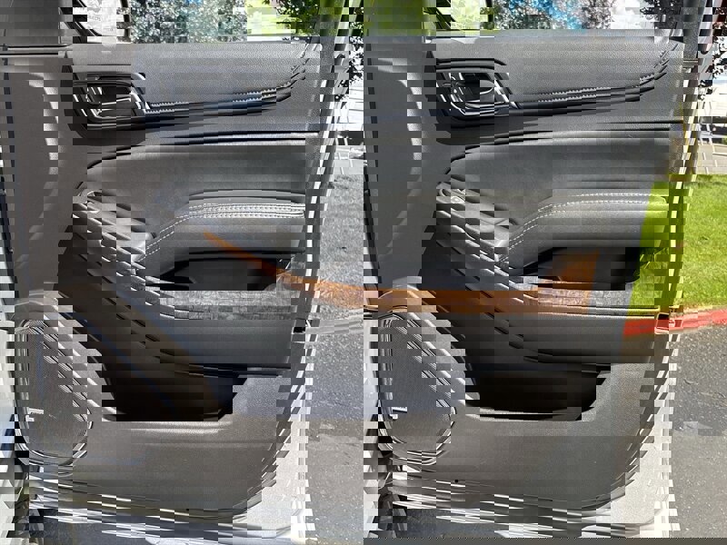 Used 2017 Chevrolet Tahoe LT AWD/4WD image 41