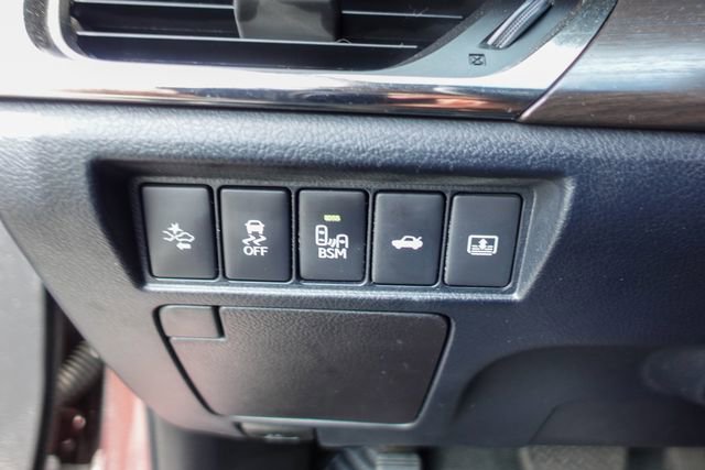 Certified 2016 Toyota Avalon Limited w/ Toyota Safety Sense Package image 18