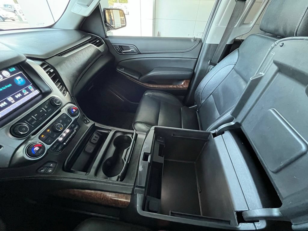 Used 2020 Chevrolet Suburban Premier AWD/4WD image 24