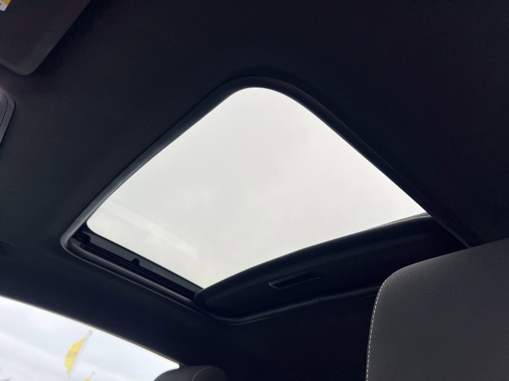 Used 2023 Chevrolet Camaro LT image 10