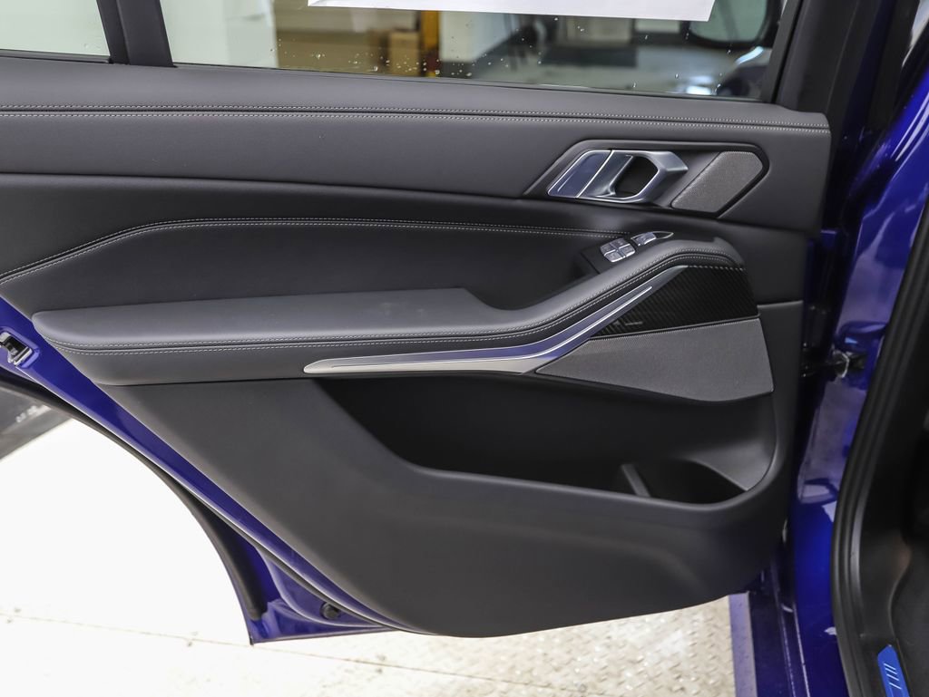 Used 2025 BMW X7 M60i image 19
