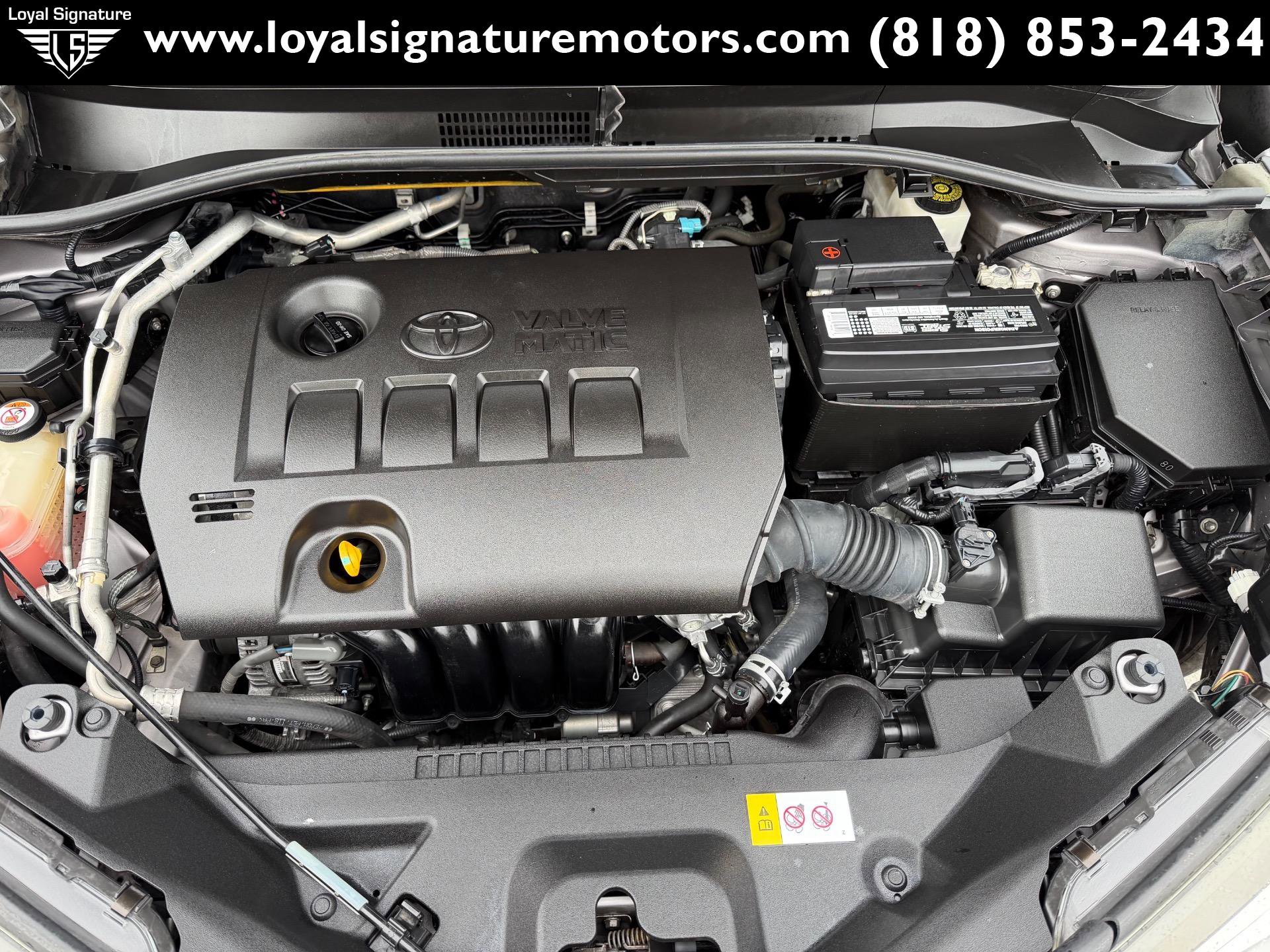 Used 2019 Toyota C-HR XLE FWD image 24