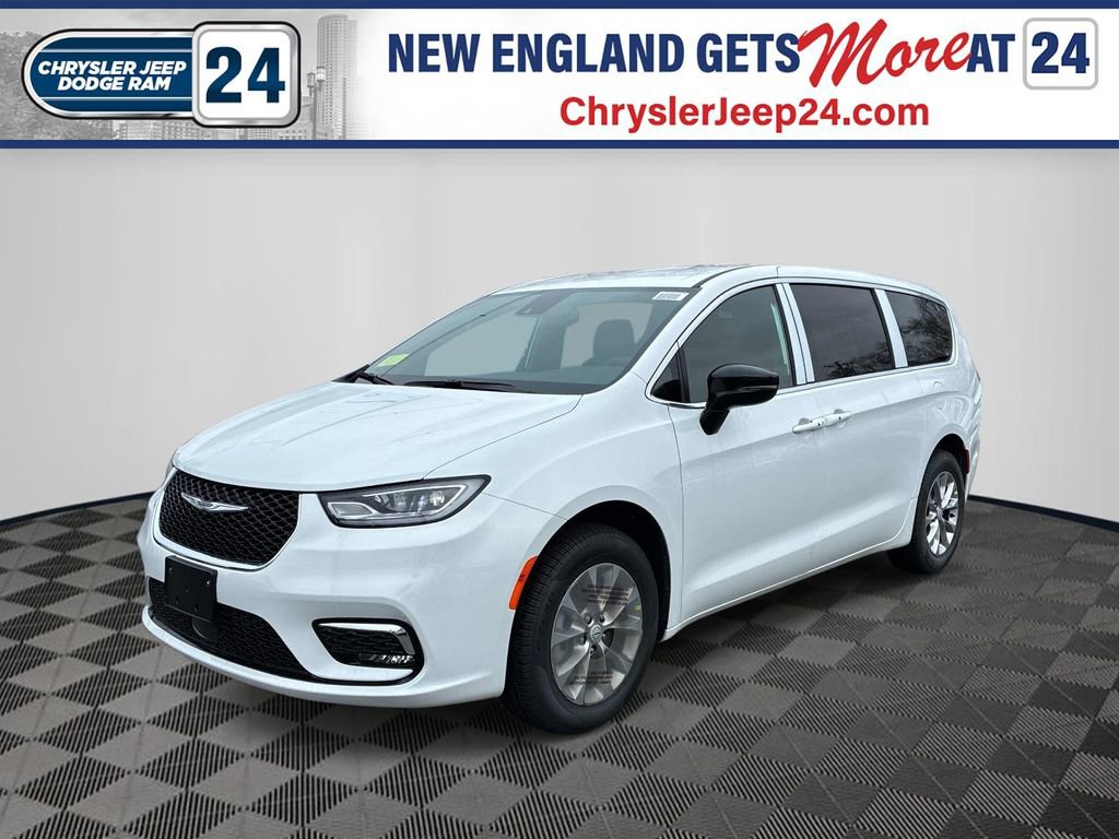 New 2026 Chrysler Pacifica Select