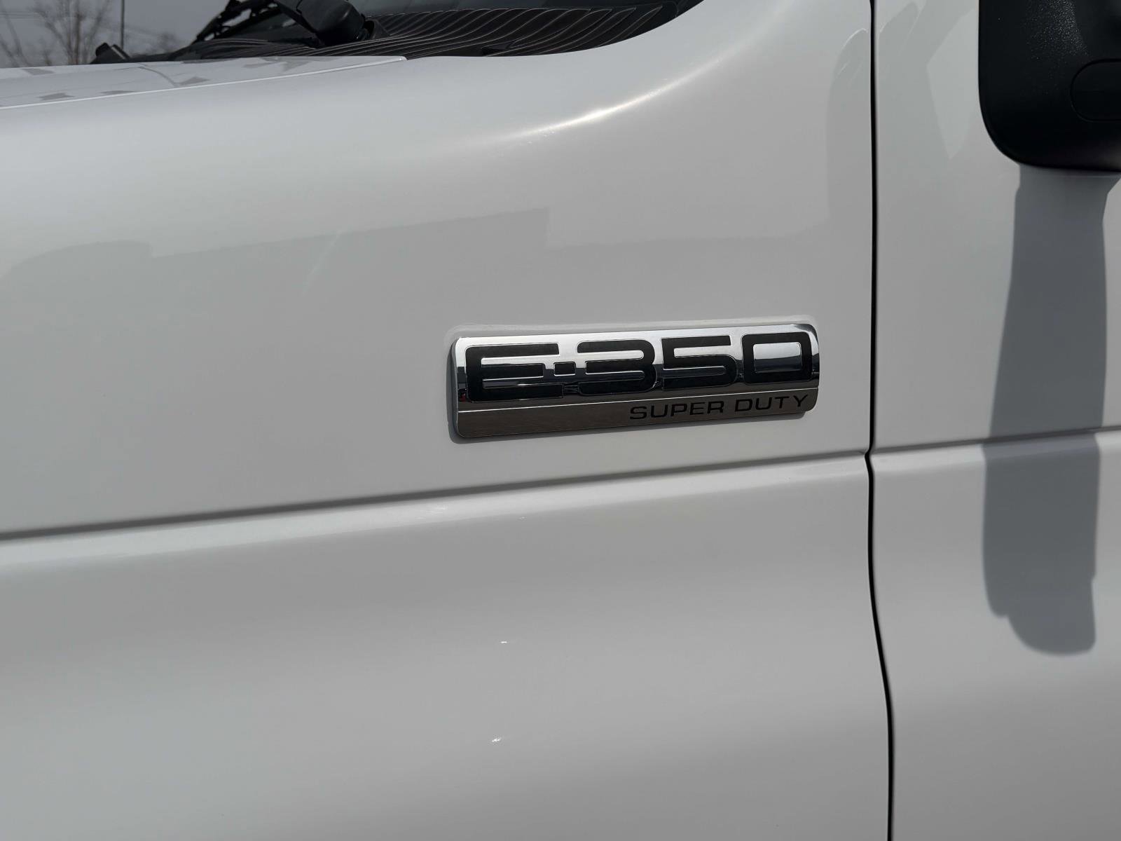 Used 2022 Ford E-350 and Econoline 350 Super Duty w/ Power Windows & Locks Group image 9